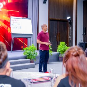 phát triển bản thân toàn diện - mentor thuyết trình 7 cảnh giới cuộc sống