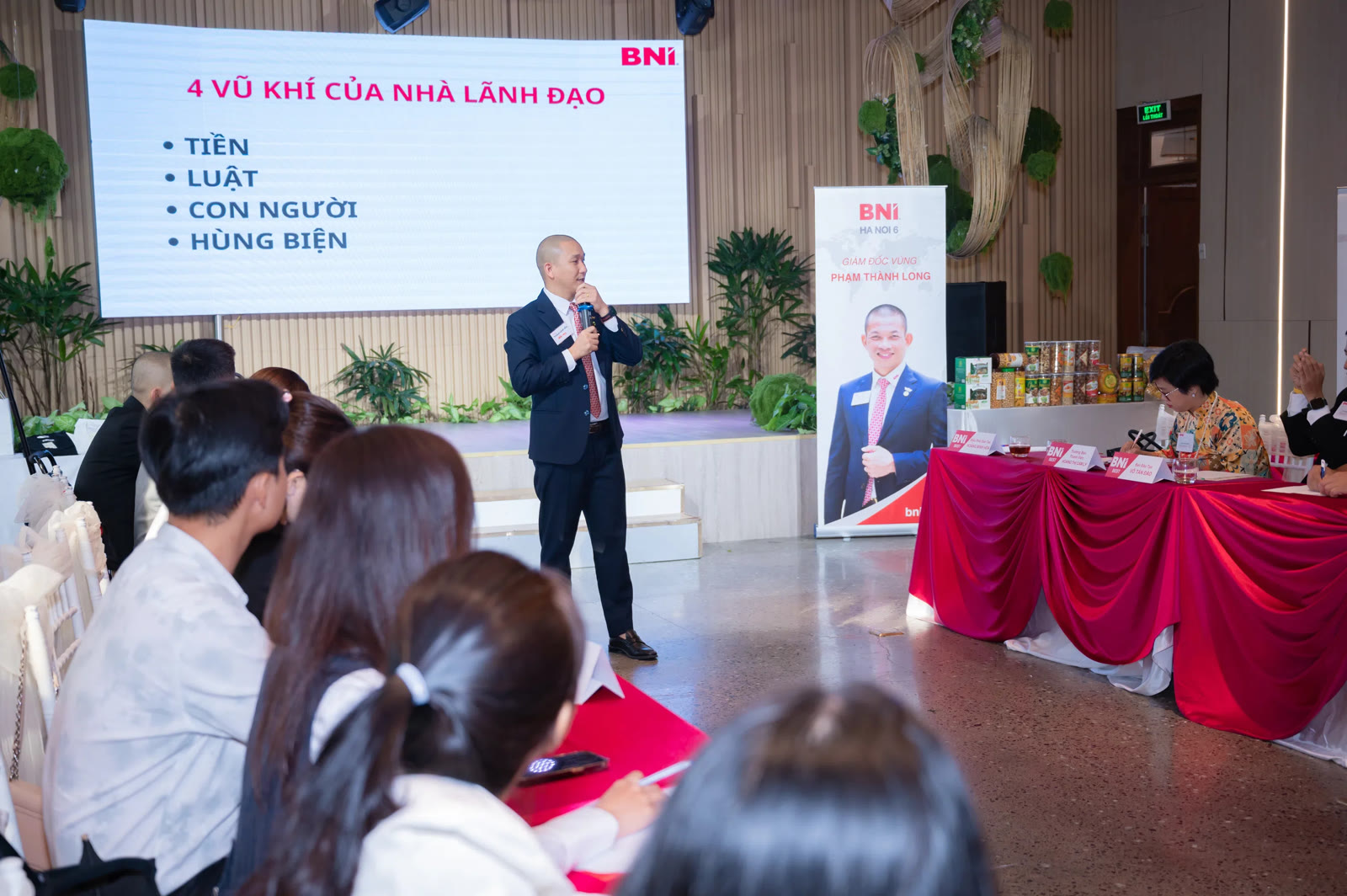 Bản chất kinh doanh là phụng sự con người, không phải chạy theo lợi nhuận