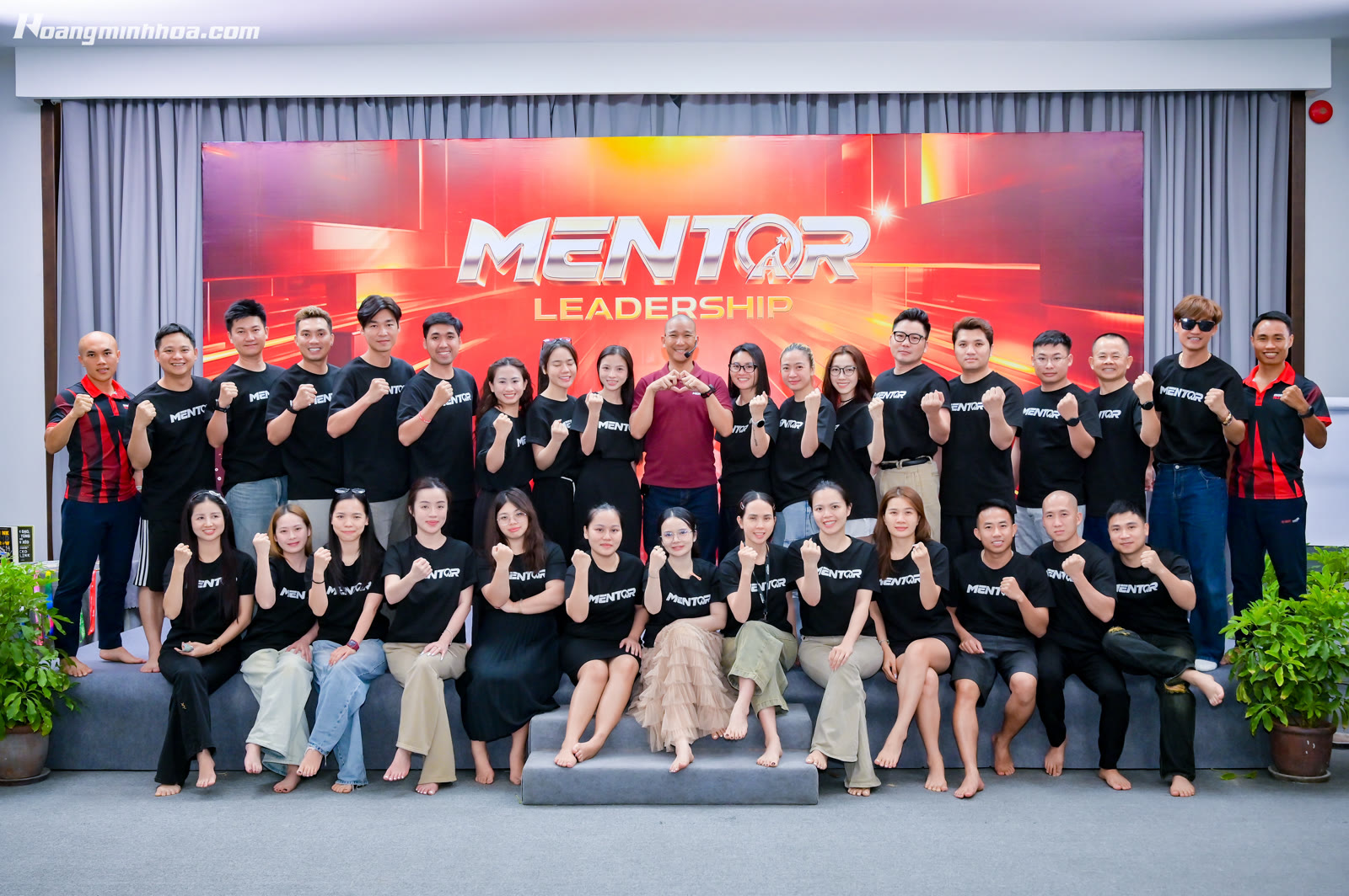 Sơ đồ động lực sống theo bốn vòng tròn báo ân của Tứ trọng ân