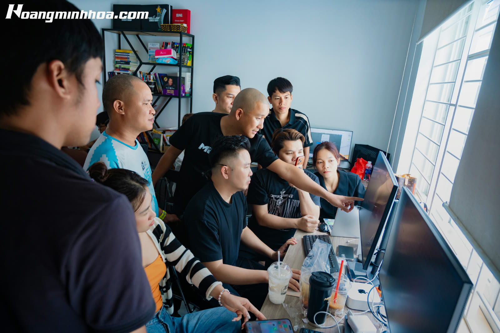 Hình ảnh khép lại hành trình tự do tài chính và buông bỏ dính mắc