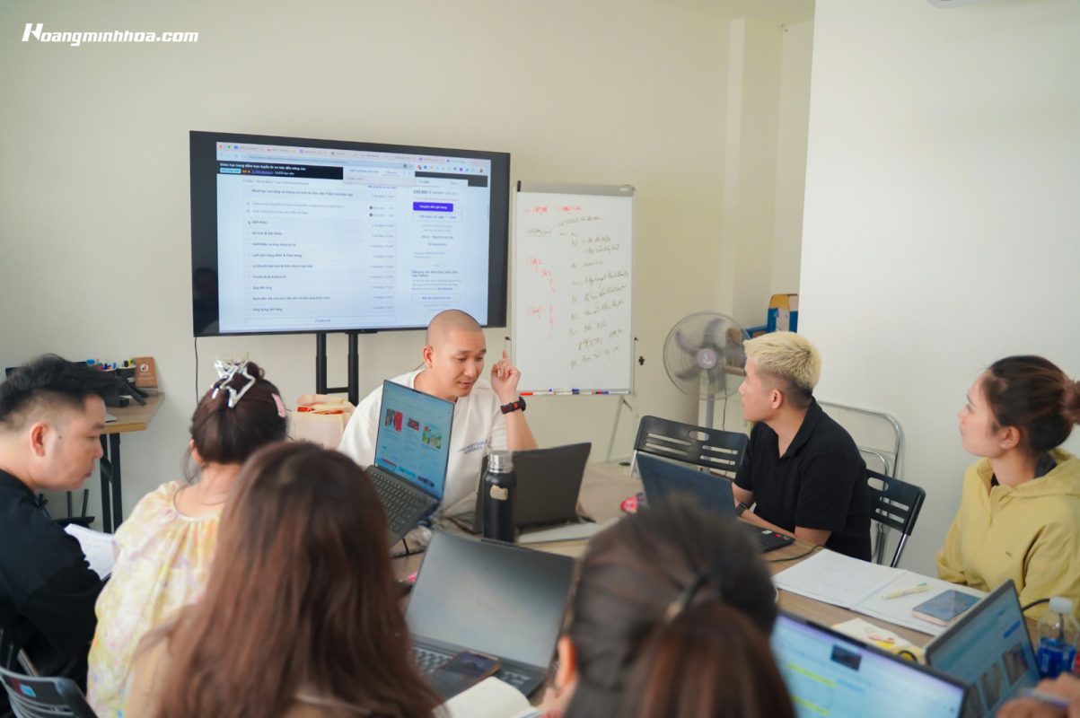 Sơ đồ 12 cách ứng dụng AI trong marketing cho doanh nghiệp 2026