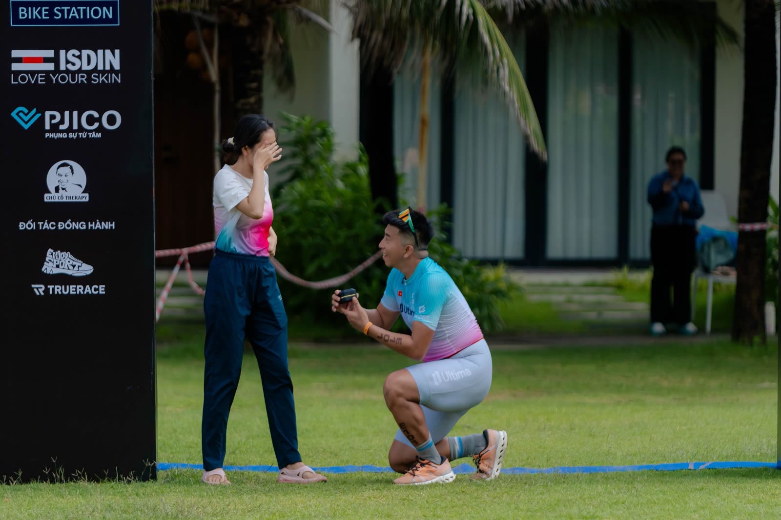 Bí quyết hạnh phúc gia đình bắt đầu từ việc buông bỏ mưu cầu người khác thay đổi