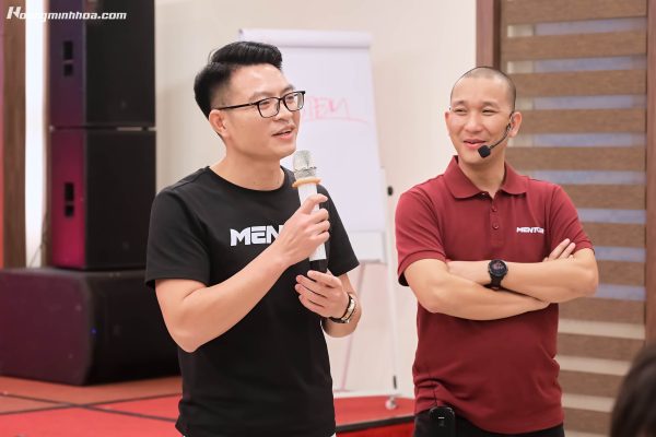 So sánh ngôn ngữ ánh sáng và ngôn ngữ bóng tối