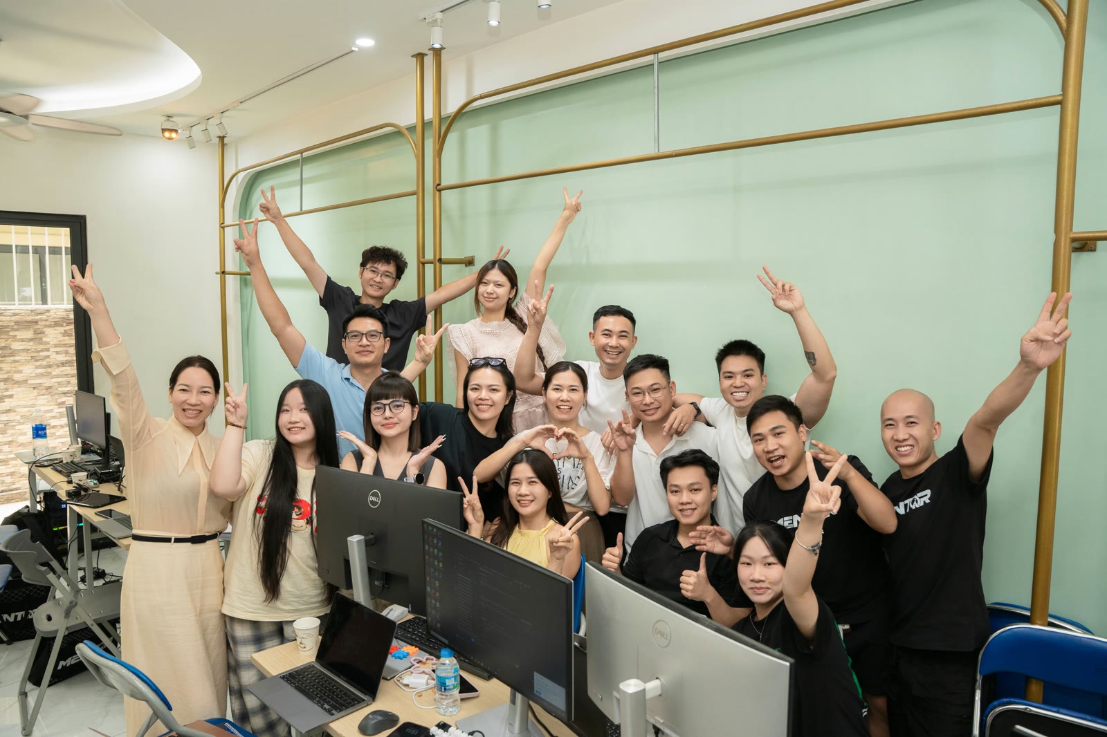 Đầu tư vào con người trong doanh nghiệp: phát triển đội ngũ và trao quyền