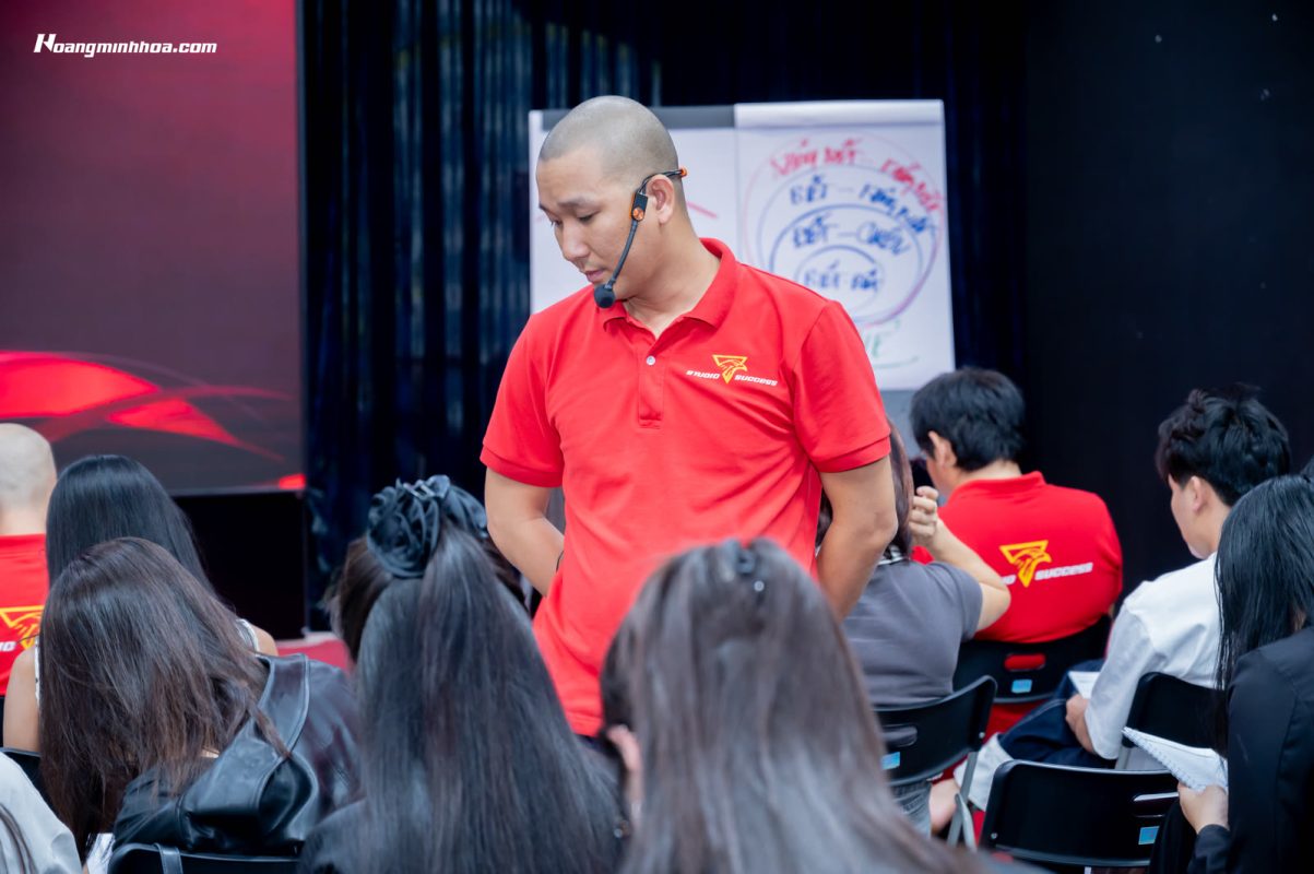 So sánh tư duy cầu may và tư duy tạo giá trị