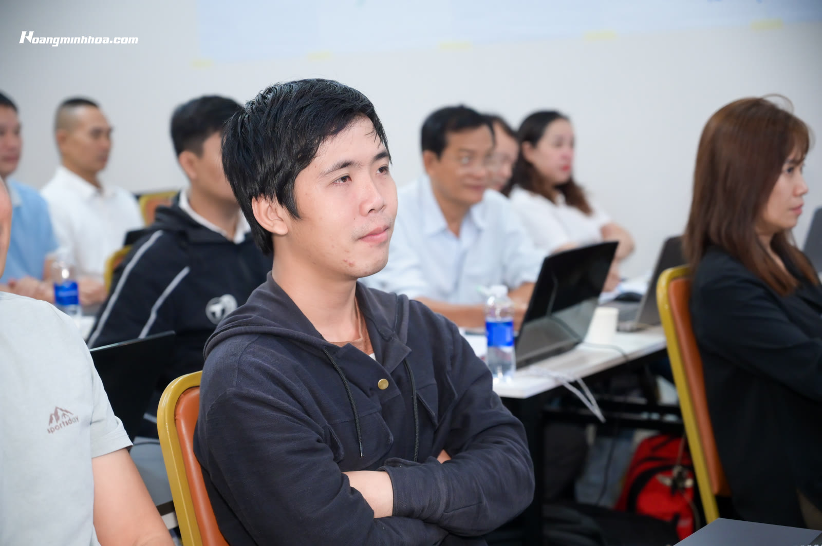 Biên tập lại bản nháp khi dùng AI viết content bán hàng để thêm trải nghiệm thật