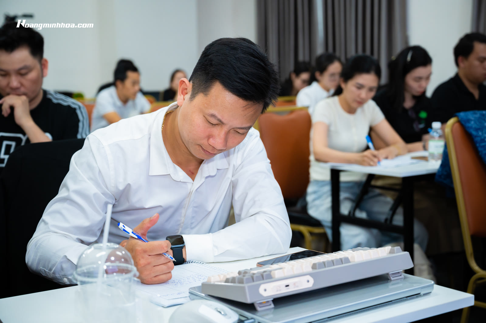 Giữ chữ tín là gì trong cuộc họp với khách hàng của người làm chủ