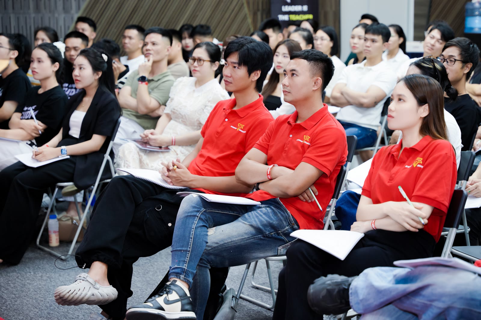 Quy luật bù đắp: hai cánh cửa tăng số lượng và tăng chất lượng phục vụ
