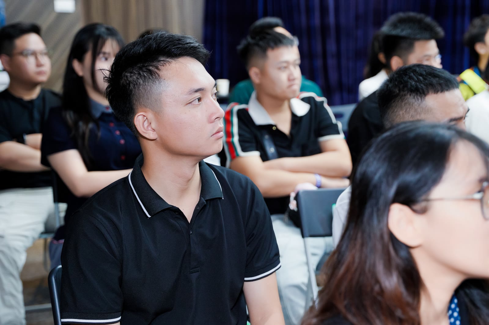 Quy luật bù đắp và ba cái khoá giới hạn quy mô phục vụ của người làm công